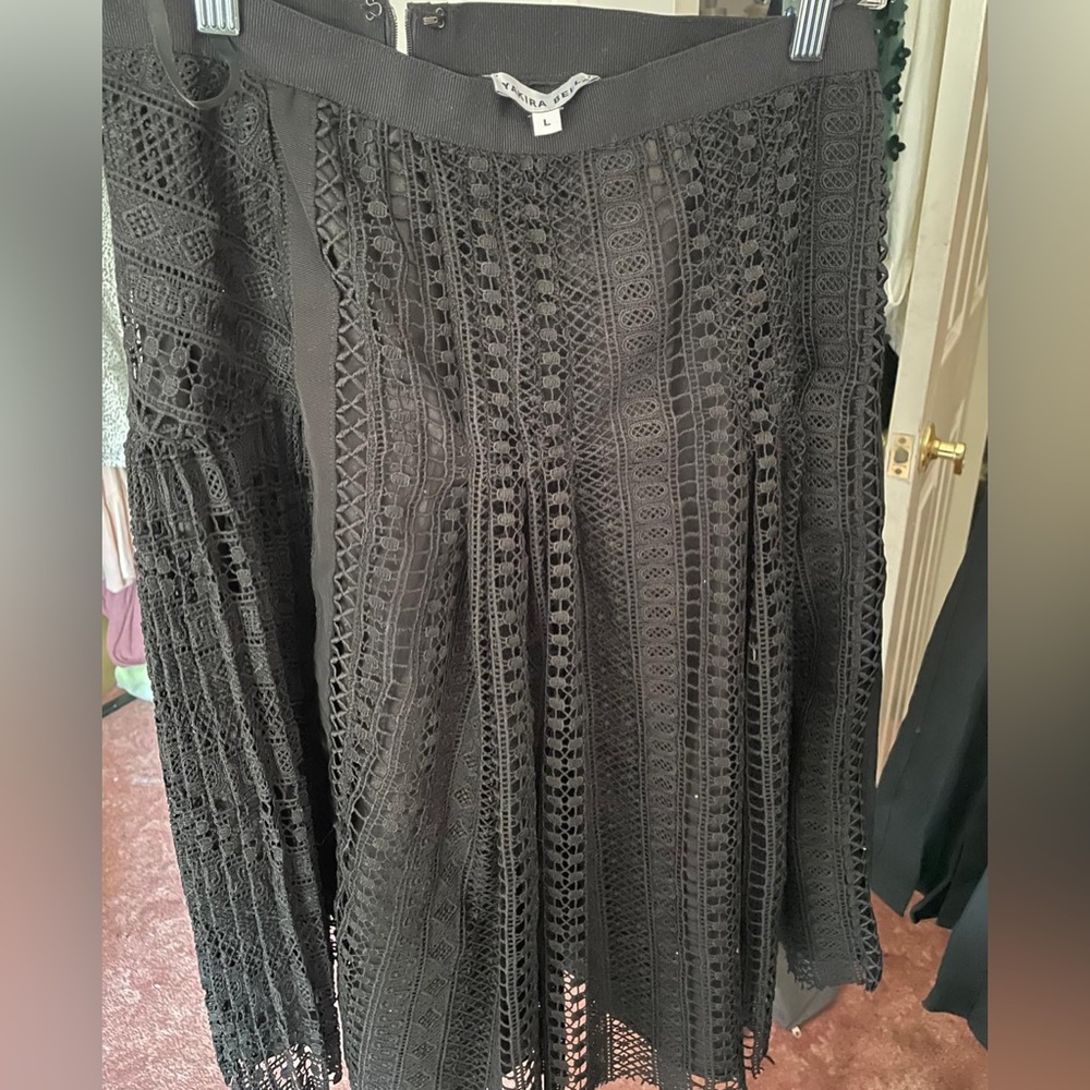 Yakira Bella never worn black lace skirt size L